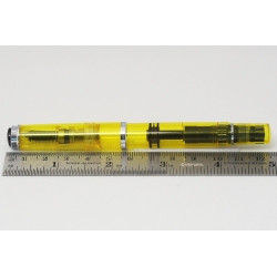 Pelikan M205 DUO Highlighter Yellow Piston-filler BB Nib Box Inkwell