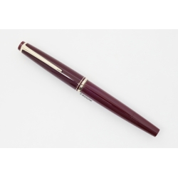 Montblanc 22 Burgundy Piston-filler 14C F Wing-nib 1960s Design Export-model