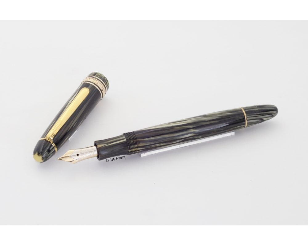 Montblanc Meisterstück 144 grau-gestreiftes Zelluloid Kolbenfüller 14K EF Goldfeder Montblanc Meisterstück 144 grau-gestreiftes Zelluloid Kolbenfüller 14K EF Goldfeder