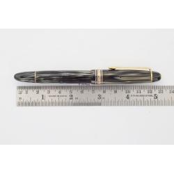 Montblanc Meisterstück 144 grau-gestreiftes Zelluloid Kolbenfüller 14K EF Goldfeder