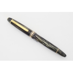 Montblanc Meisterstück 144 grau-gestreiftes Zelluloid Kolbenfüller 14K EF Goldfeder