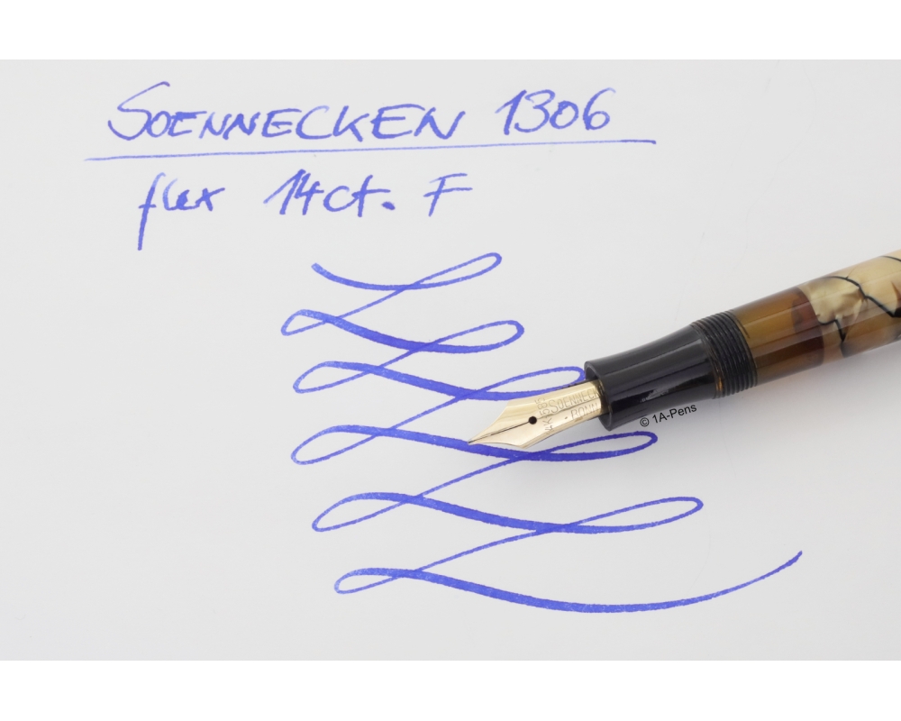 Soennecken 1306 Black & Pearl Piston Filler 14K F flex Gold Nib Vintage