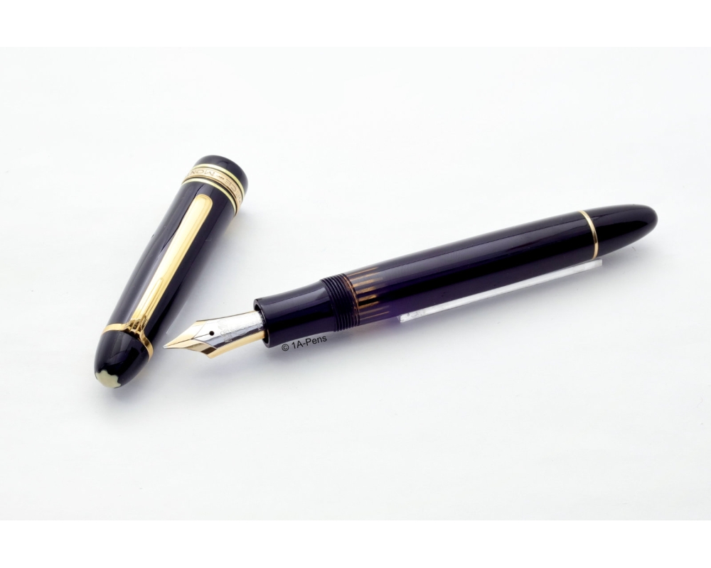 Montblanc Masterpiece 146 Celluloid Pistonfiller 14C M Bicolor Gold Nib 1955