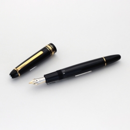 Montblanc Masterpiece 146 LeGrand Pistonfiller 14K BB Bicolor Gold Nib